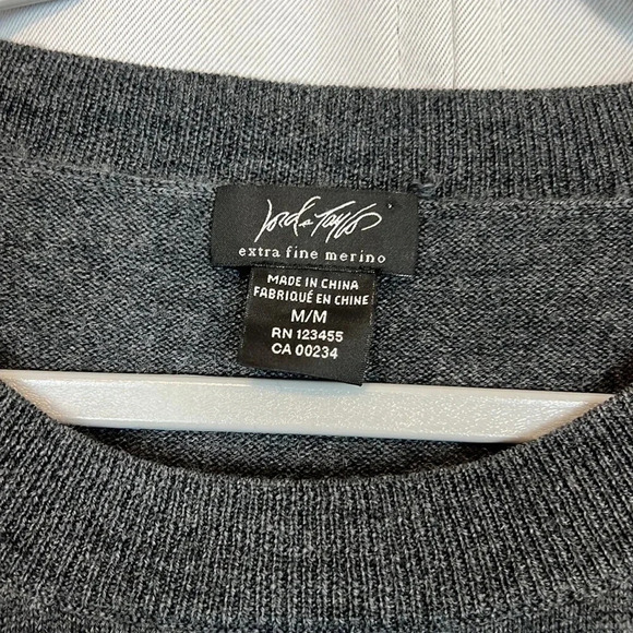Lord & Taylor 100% Extra Fine Merino Drop Shoulder Sweater Size M - Picture 3 of 4